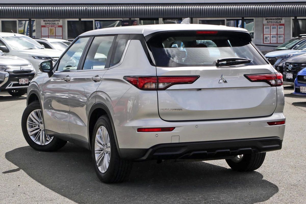 2024 Mitsubishi Outlander ES ZM