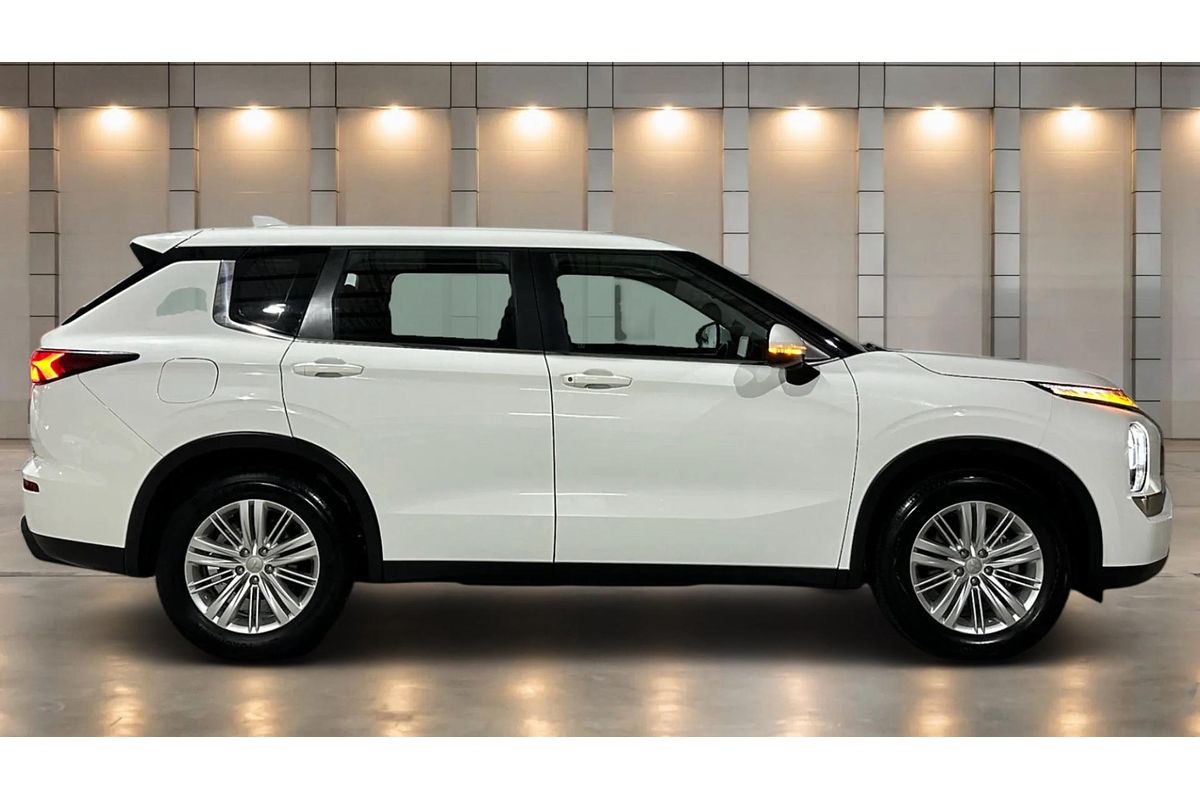 2024 Mitsubishi Outlander ES ZM
