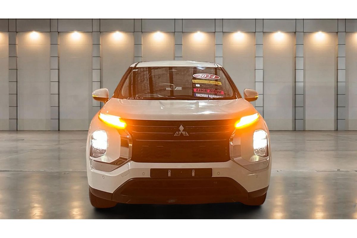 2024 Mitsubishi Outlander ES ZM