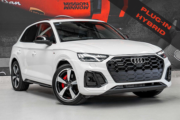 2023 Audi Q5 55 TFSI e S line FY