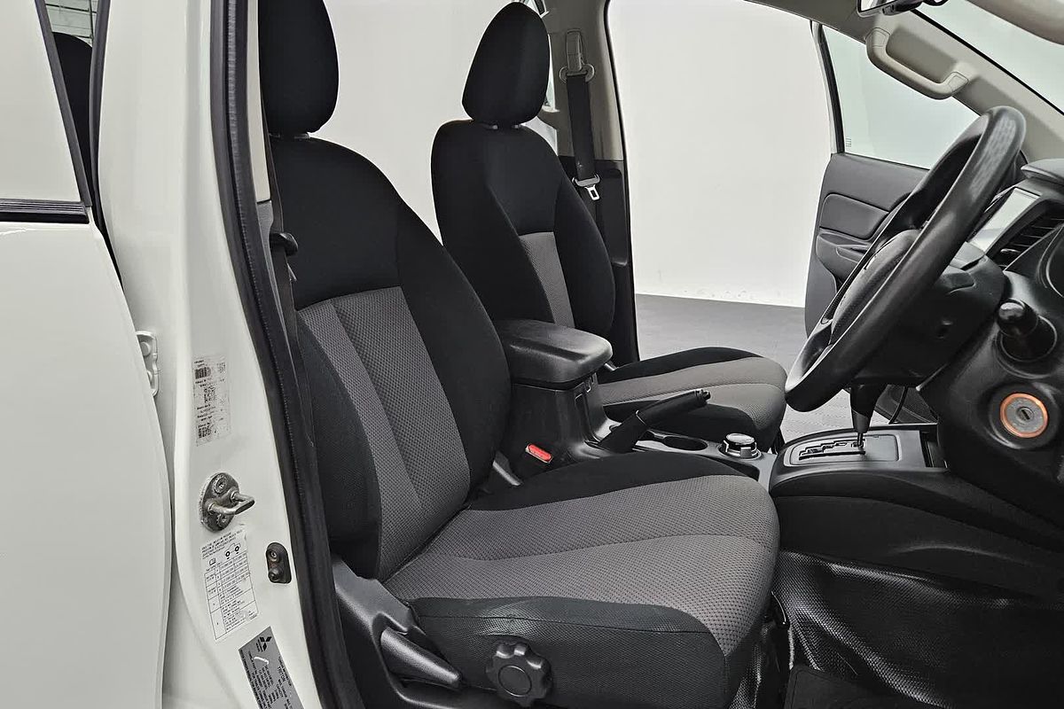 2022 Mitsubishi Triton GLX MR 4X4