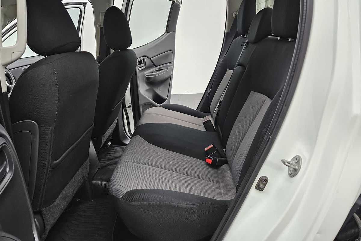 2022 Mitsubishi Triton GLX MR 4X4