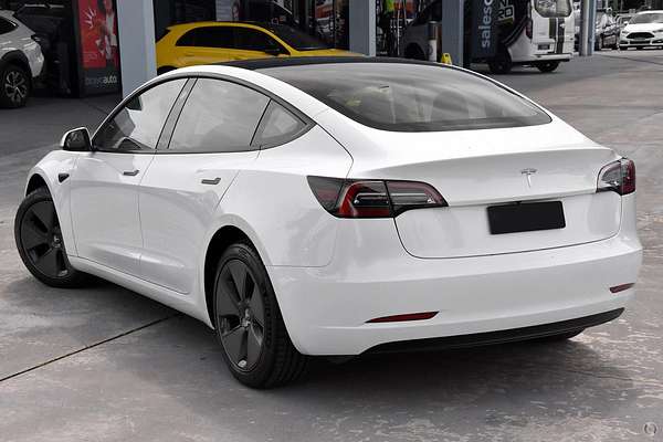 2023 Tesla Model 3 Rear-Wheel Drive thumb-3