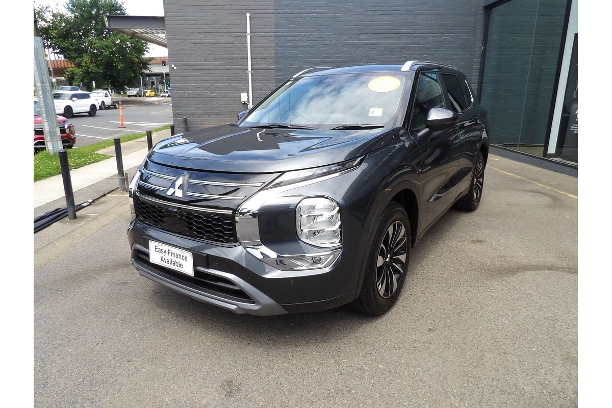 2025 Mitsubishi Outlander LS ZM