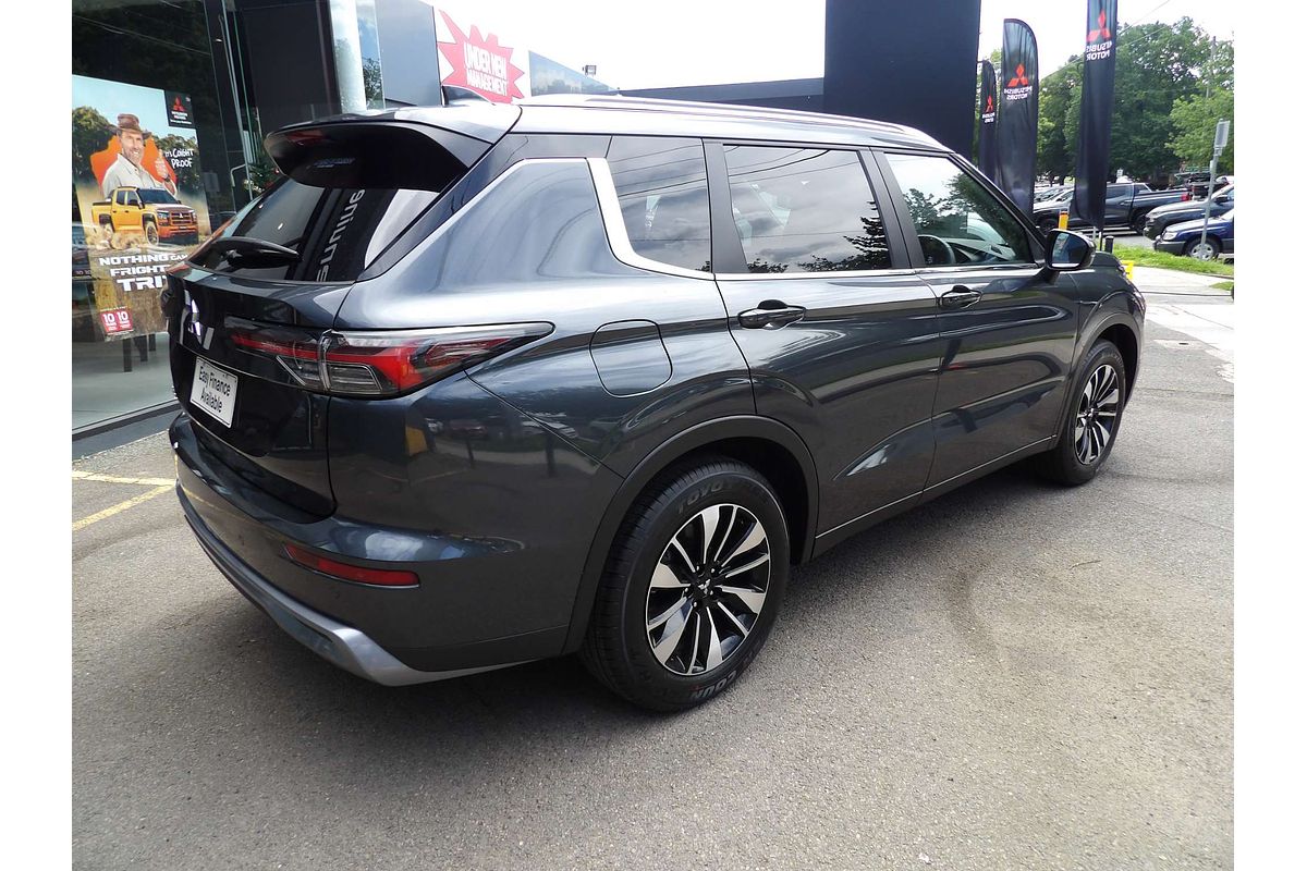 2025 Mitsubishi Outlander LS ZM