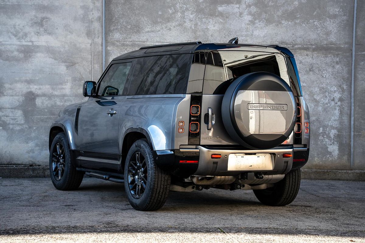 2021 Land Rover Defender 90 D300 X L663
