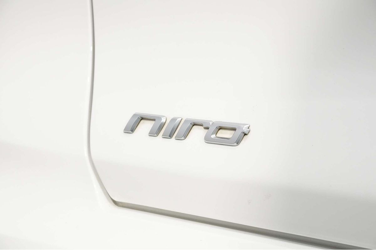 2021 Kia Niro Hybrid Sport DE