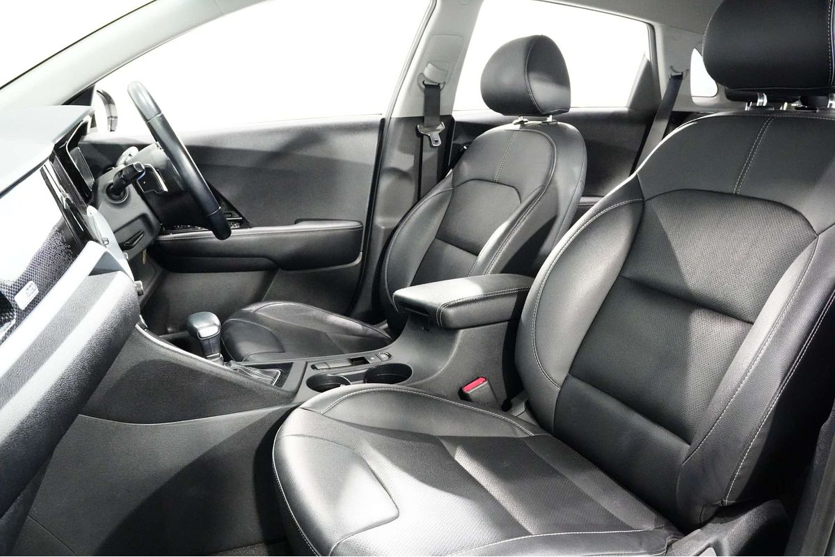 2021 Kia Niro Hybrid Sport DE