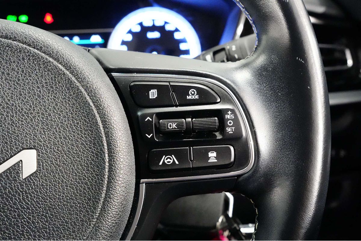 2021 Kia Niro Hybrid Sport DE