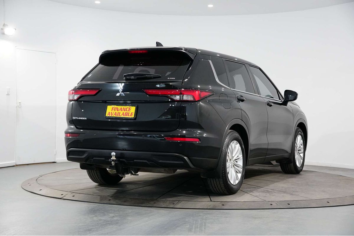 2022 Mitsubishi Outlander ES ZM