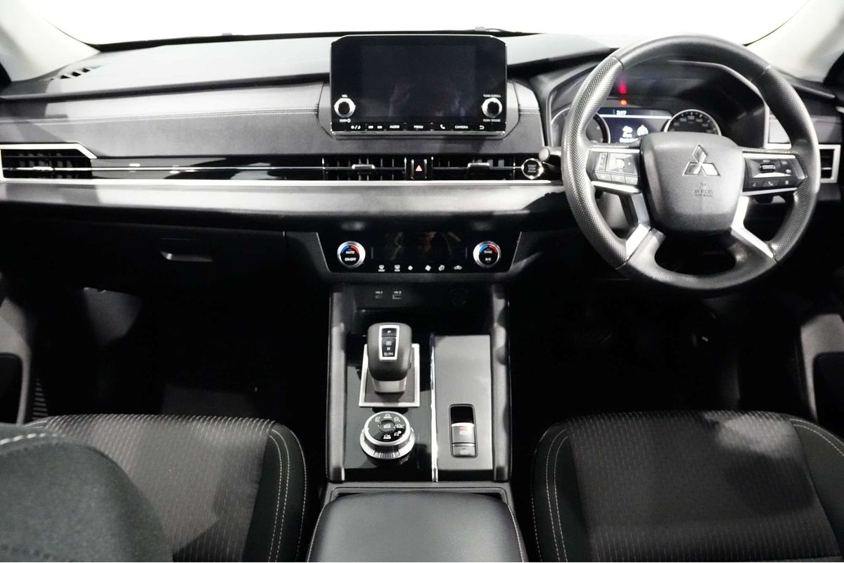 2022 Mitsubishi Outlander ES ZM