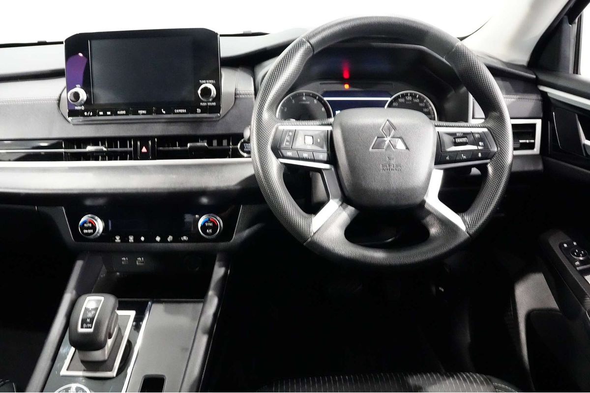 2022 Mitsubishi Outlander ES ZM