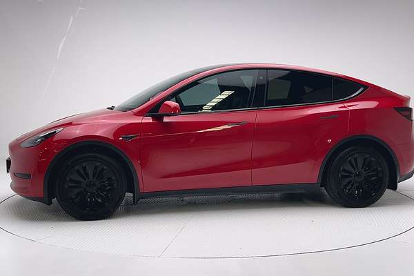 2023 Tesla Model Y Rear-Wheel Drive thumb-4