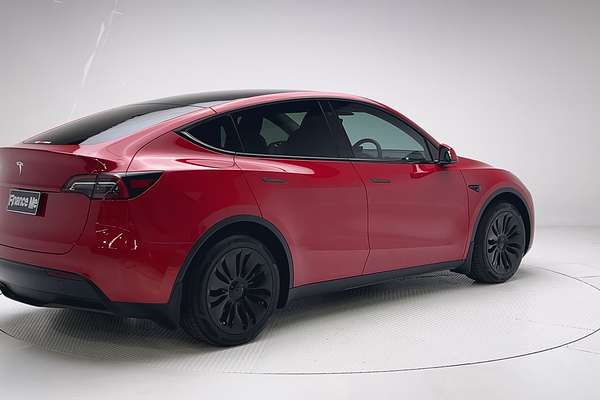 2023 Tesla Model Y Rear-Wheel Drive thumb-7