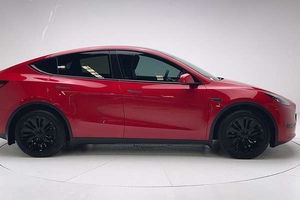 2023 Tesla Model Y Rear-Wheel Drive thumb-8