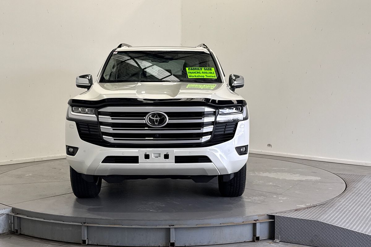 2025 Toyota Landcruiser Sahara FJA300R
