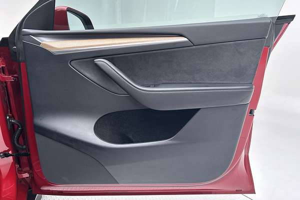 2023 Tesla Model Y Rear-Wheel Drive thumb-18