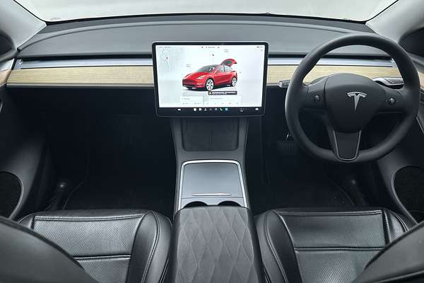2023 Tesla Model Y Rear-Wheel Drive thumb-19