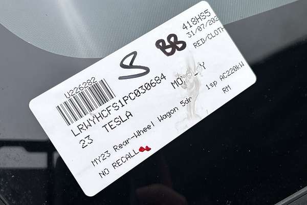 2023 Tesla Model Y Rear-Wheel Drive thumb-23