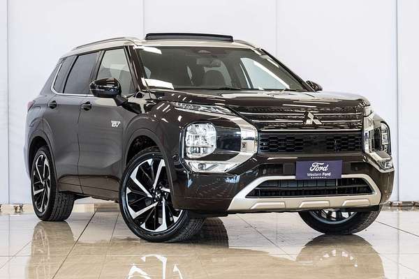 2025 Mitsubishi Outlander PHEV Exceed Tourer ZM