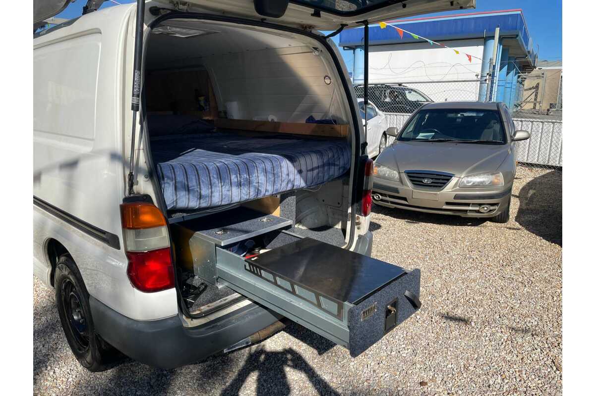 2003 Toyota Hiace SBV  RCH22R
