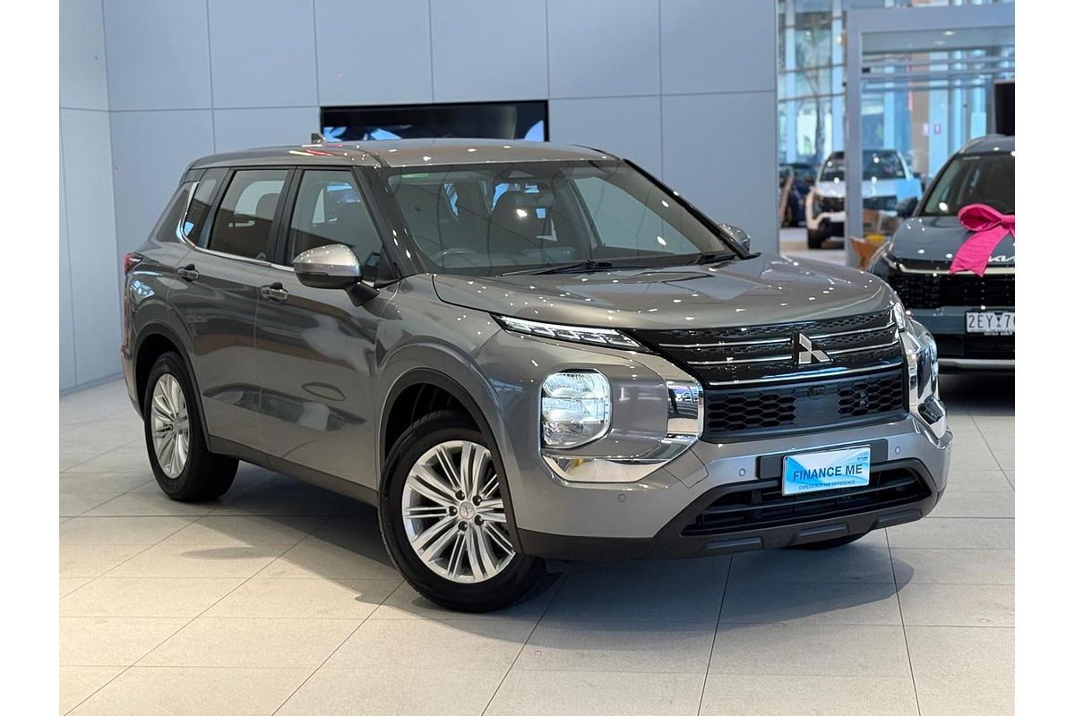 2023 Mitsubishi Outlander ES ZM