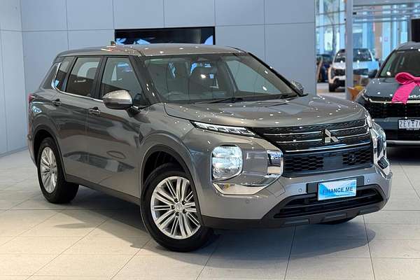 2023 Mitsubishi Outlander ES ZM