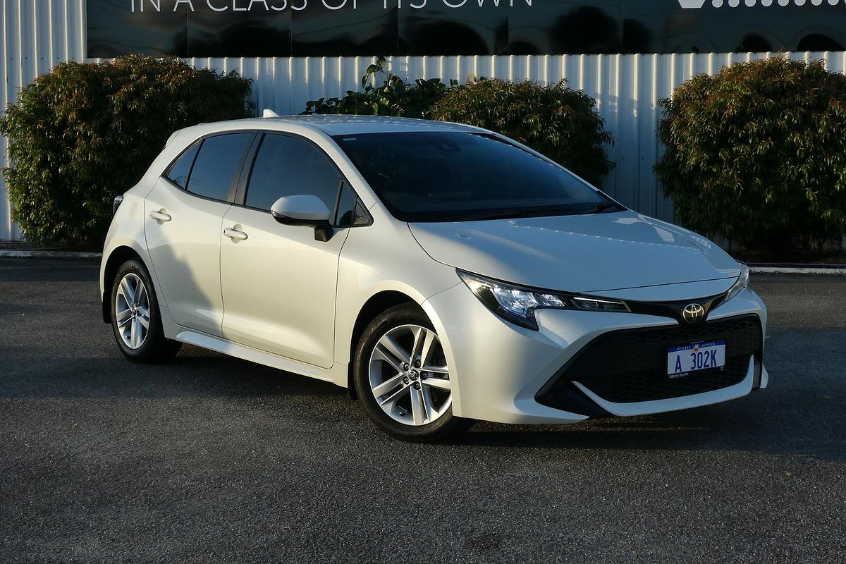2018 Toyota Corolla Ascent Sport MZEA12R