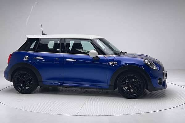 2019 MINI Hatch Cooper S F55 LCI thumb-8