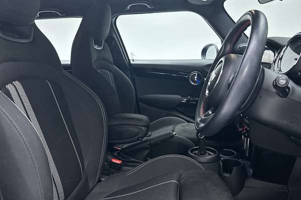 2019 MINI Hatch Cooper S F55 LCI thumb-12