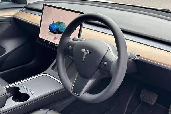 2023 Tesla Model 3 Rear-Wheel Drive thumb-3