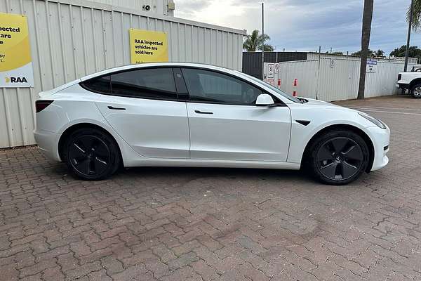 2023 Tesla Model 3 Rear-Wheel Drive thumb-4