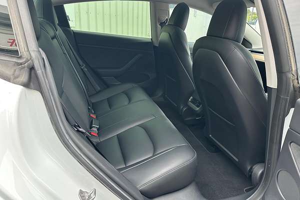 2023 Tesla Model 3 Rear-Wheel Drive thumb-6