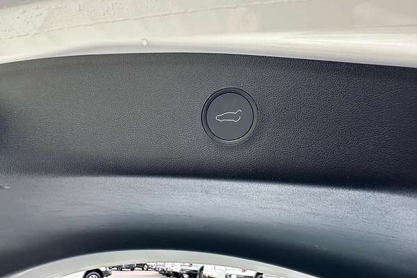2023 Tesla Model 3 Rear-Wheel Drive thumb-14