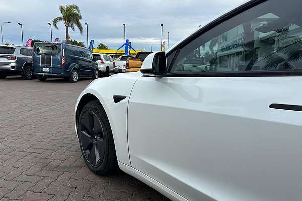 2023 Tesla Model 3 Rear-Wheel Drive thumb-17