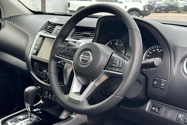 2021 Nissan Navara ST-X D23 4X4 thumb-3