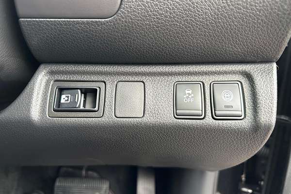 2021 Nissan Navara ST-X D23 4X4 thumb-24