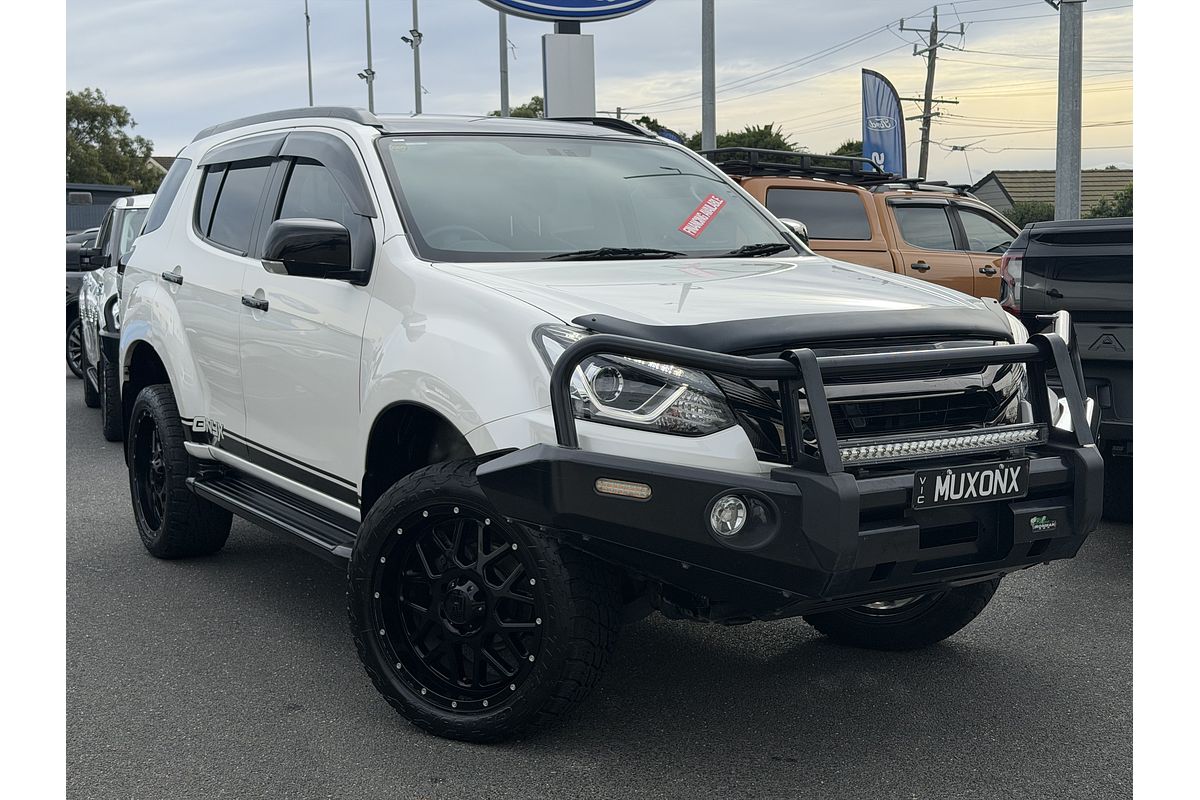 2020 Isuzu MU-X Onyx Edition