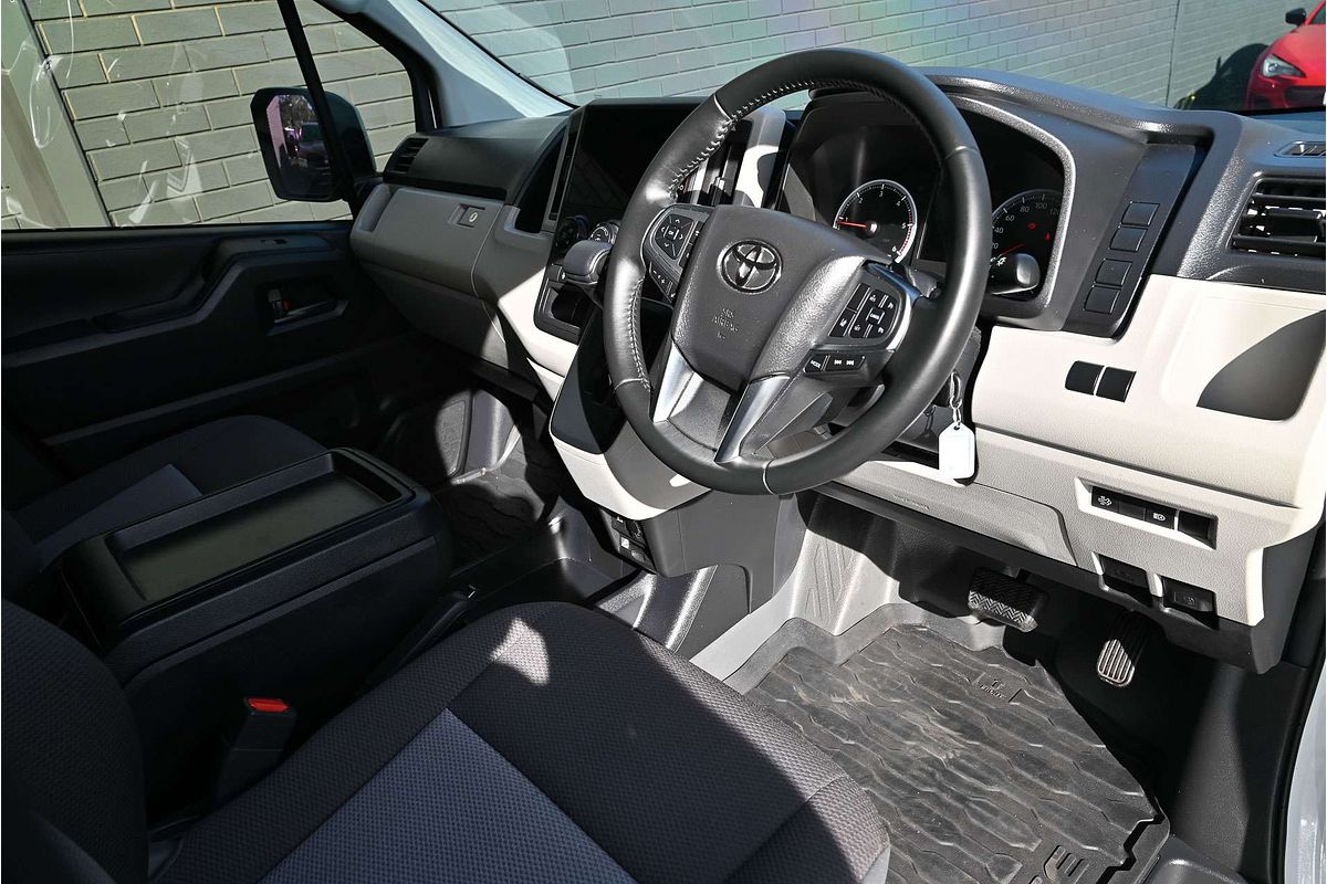2025 Toyota Hiace GDH300R LWB