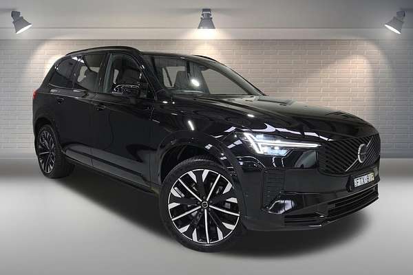 2025 Volvo XC90 Ultra B5 Dark