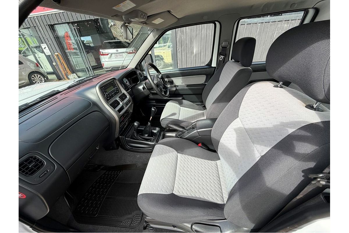 2014 Nissan Navara ST-R D22 4X4