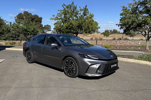 2025 Toyota Camry SL AXVH80R
