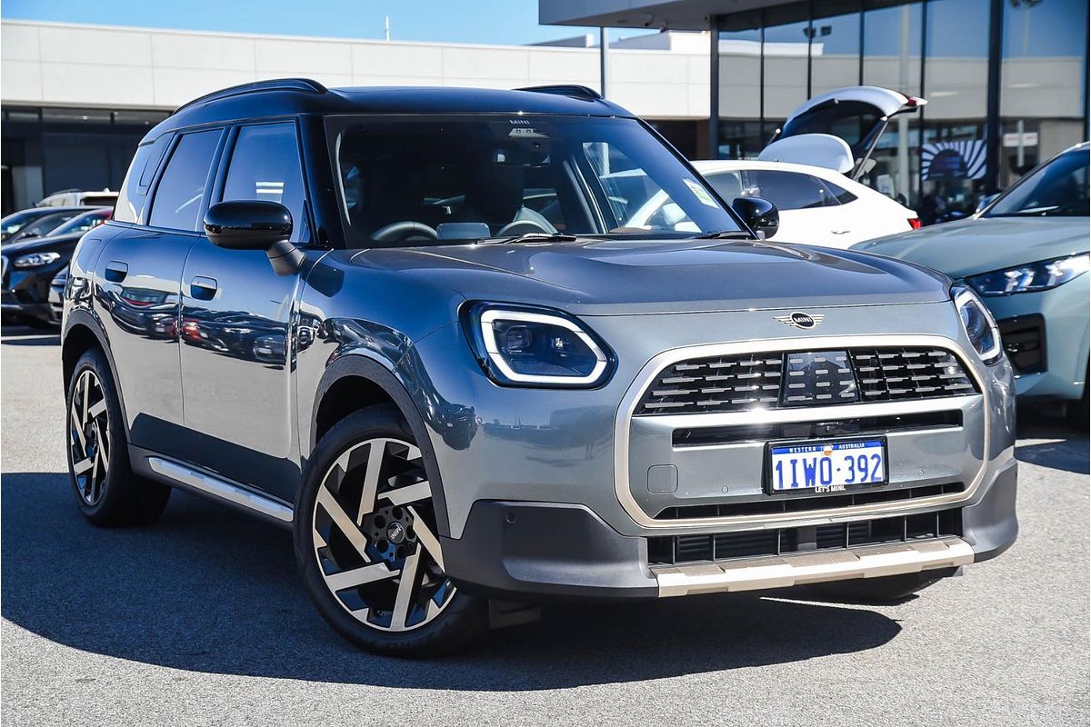 2025 MINI Countryman C Favoured U25