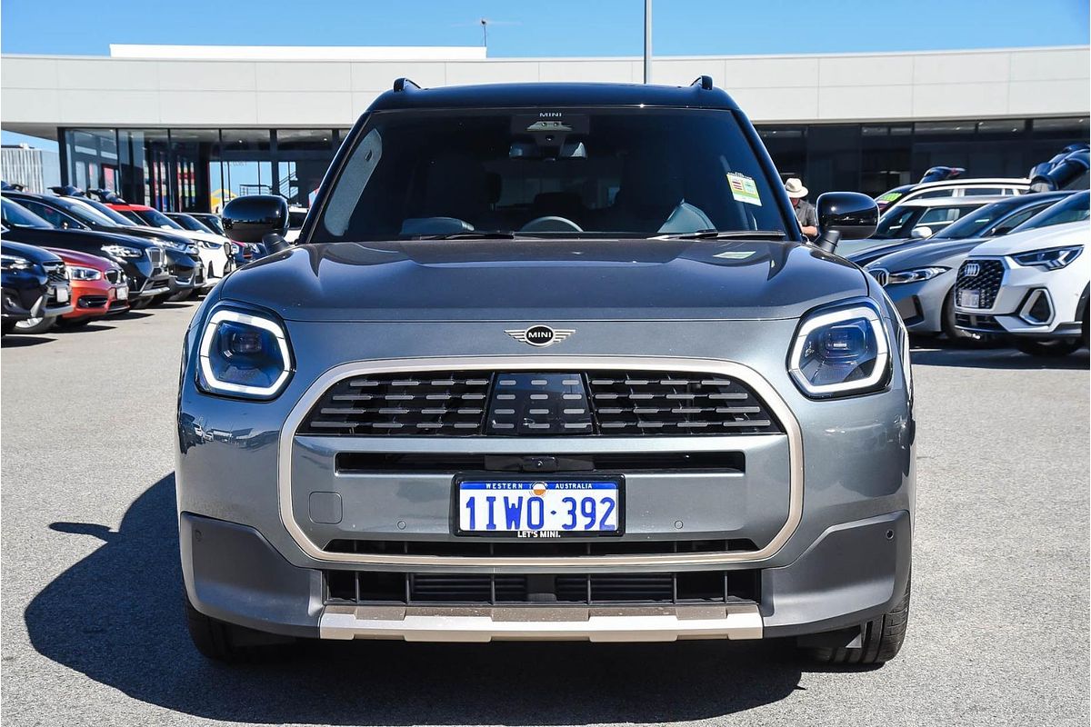 2025 MINI Countryman C Favoured U25