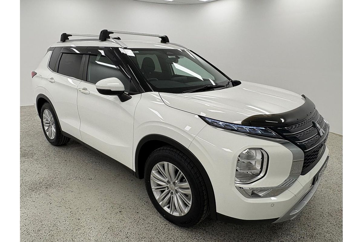 2024 Mitsubishi Outlander LS ZM