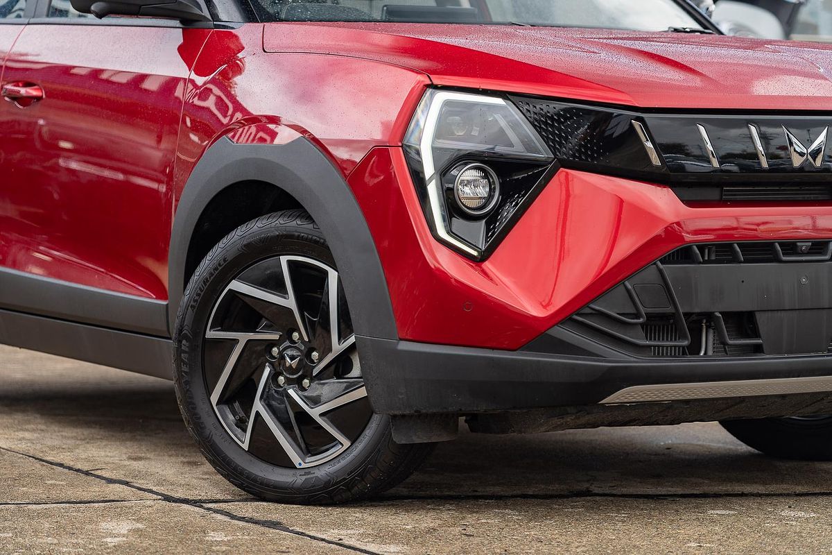 2025 Mahindra XUV3XO AX7L