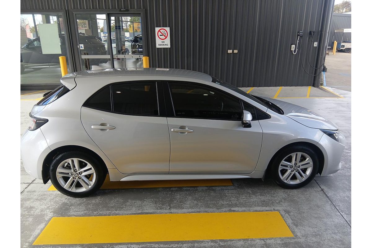 2020 Toyota Corolla SX MZEA12R