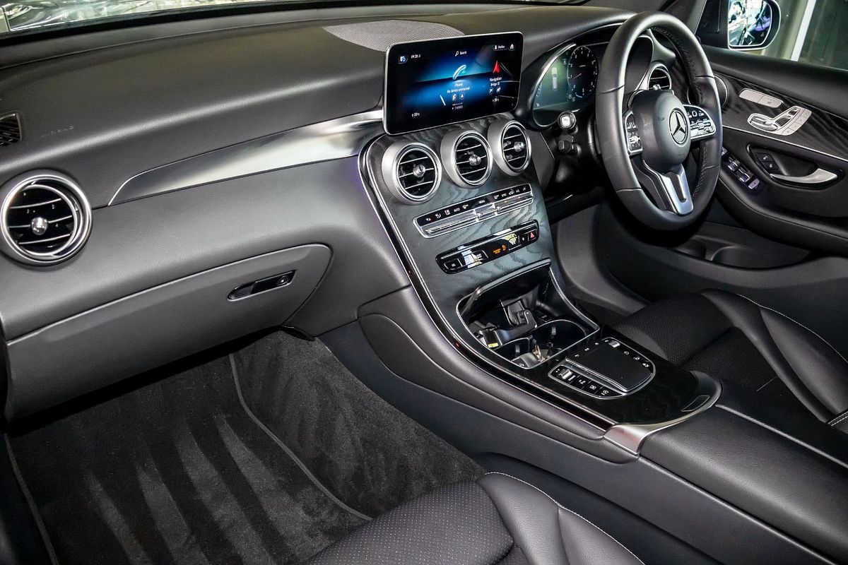 X253 802MY GLC200 WAG 5dr 9G 9 sp 2.0T