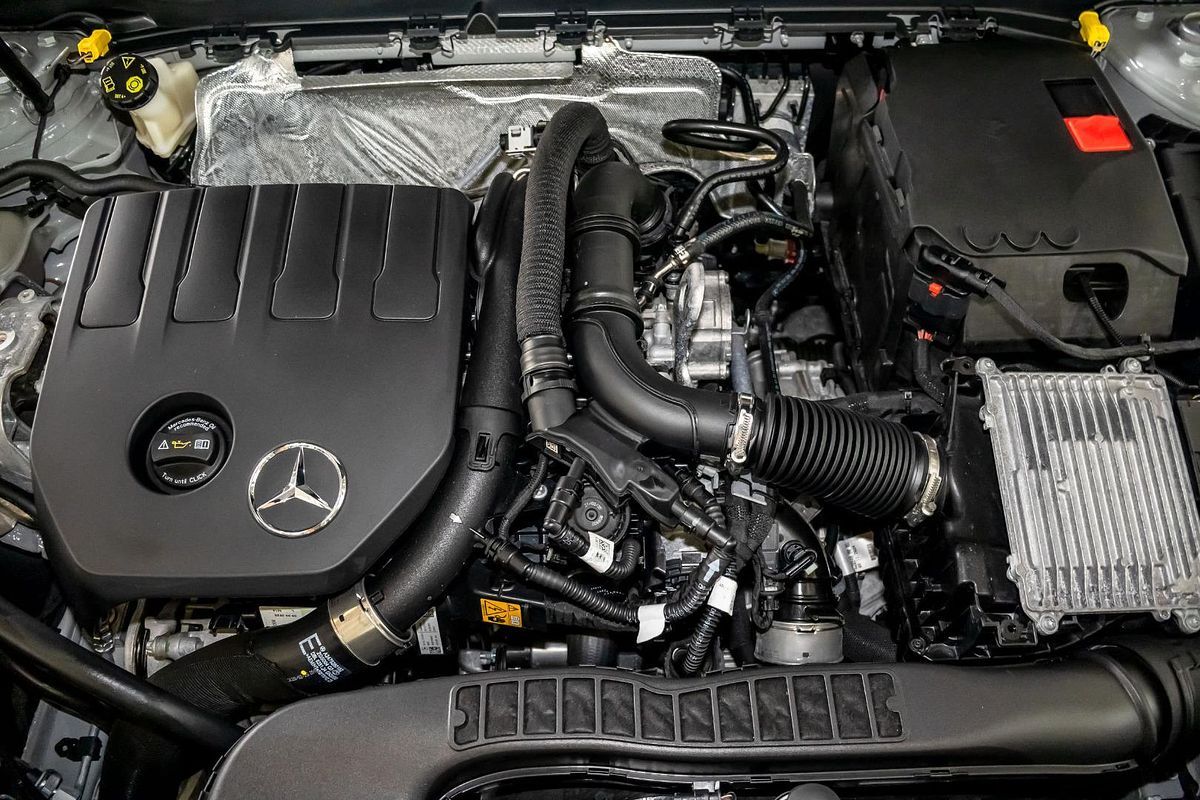 V177 806MY A200 Special Ed SED DUAL 7sp 1.3T