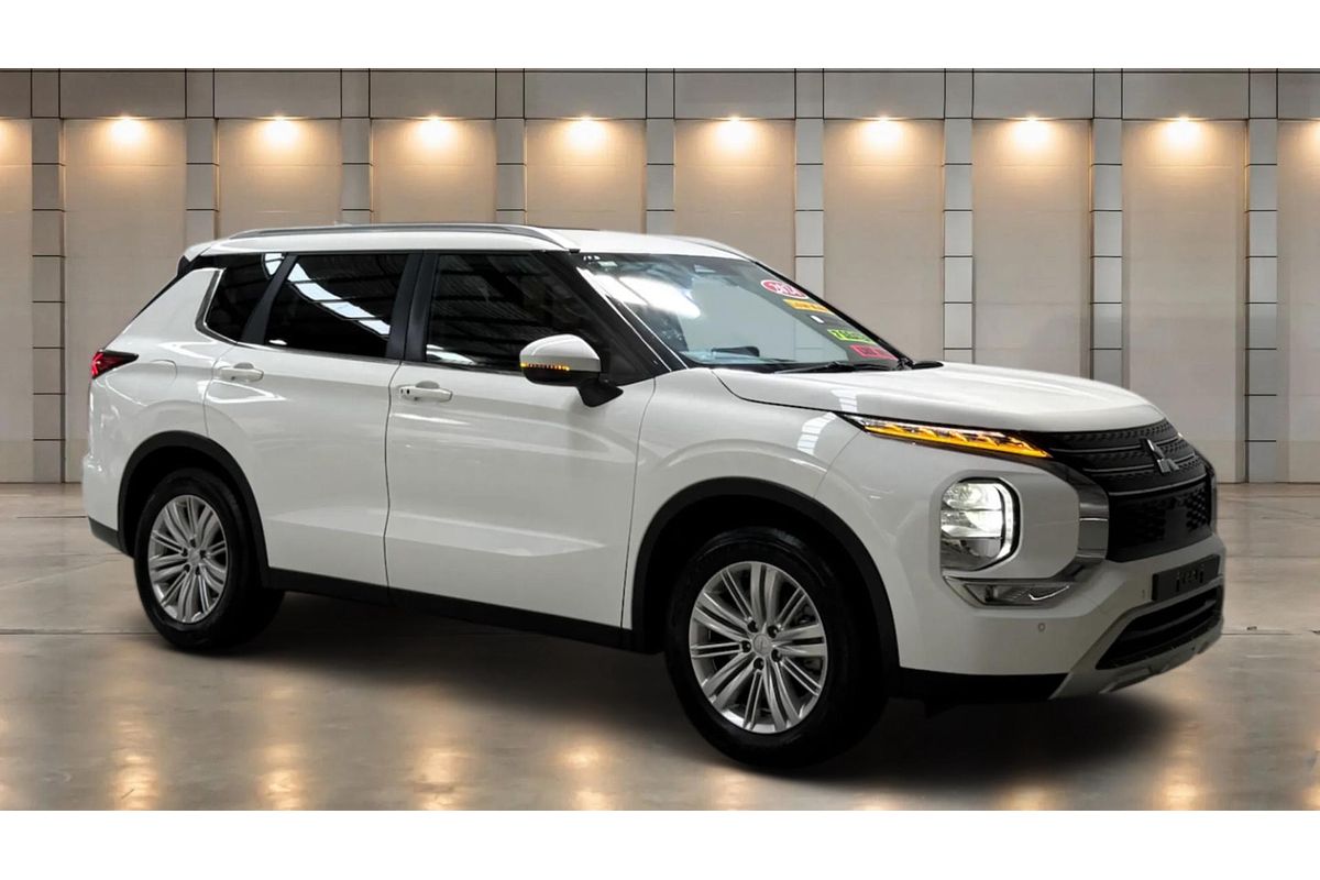 2024 Mitsubishi Outlander LS ZM
